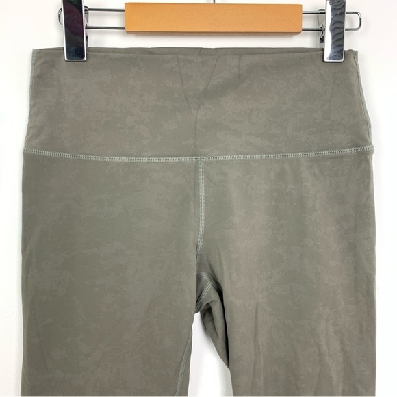 Zyia Active Camo Crop Leggings - Picture 2 of 6